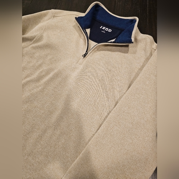 Izod 1/4 Zip Pullover - Picture 4 of 4